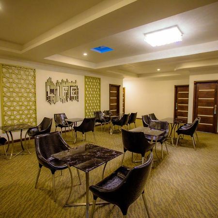 Huddle Hotel Nuwara Eliya Buitenkant foto