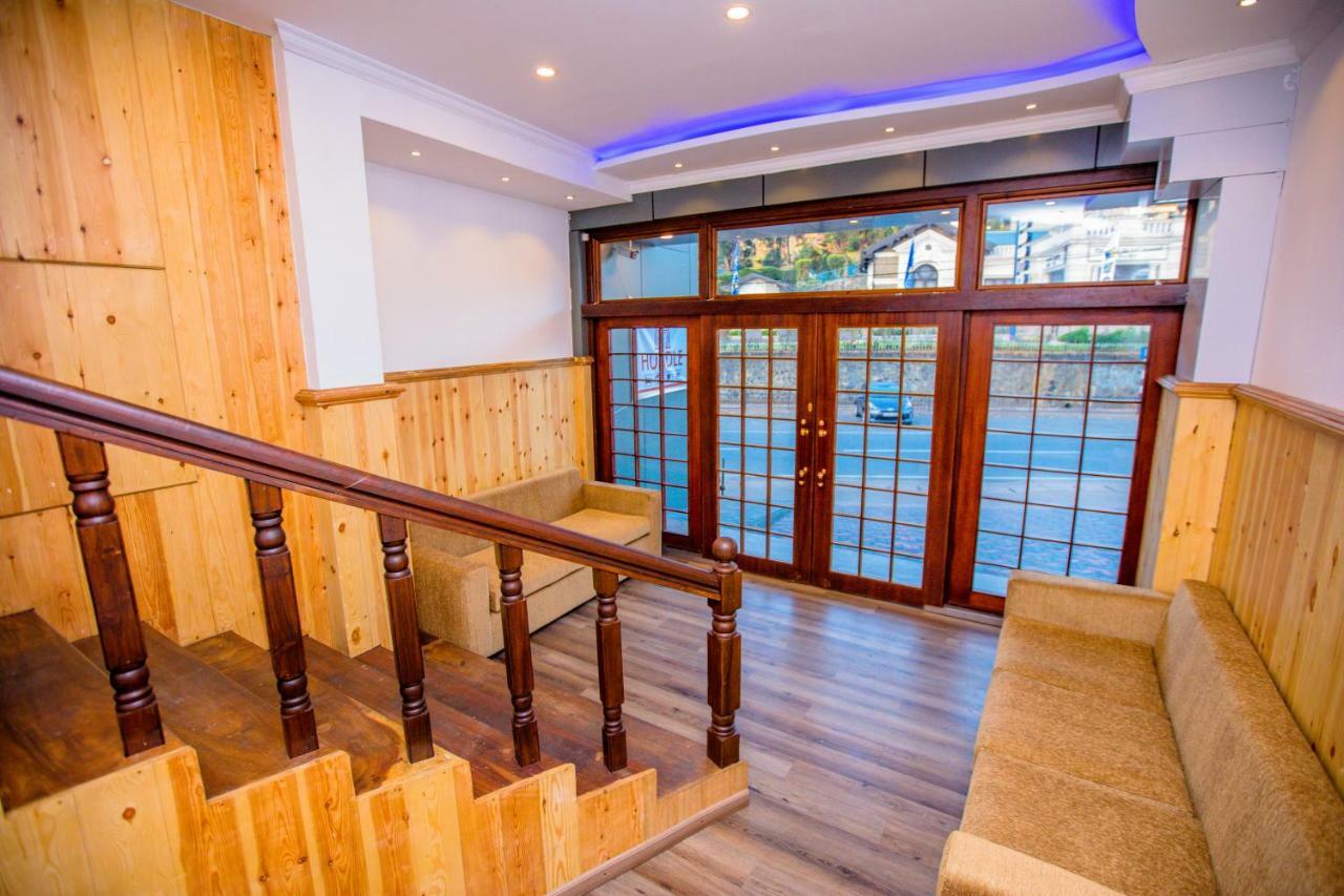 Huddle Hotel Nuwara Eliya Buitenkant foto