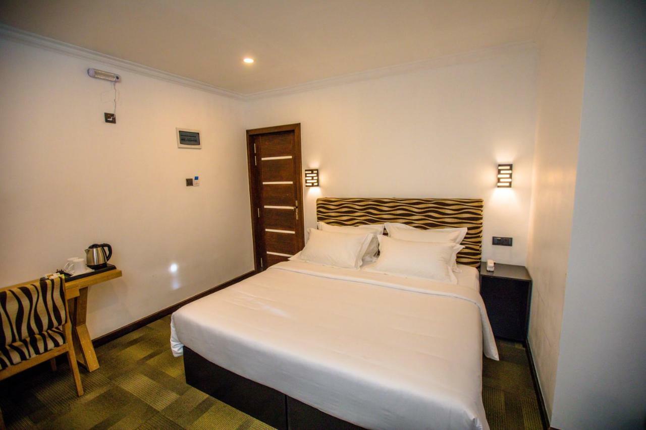 Huddle Hotel Nuwara Eliya Buitenkant foto