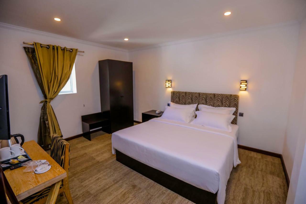 Huddle Hotel Nuwara Eliya Buitenkant foto